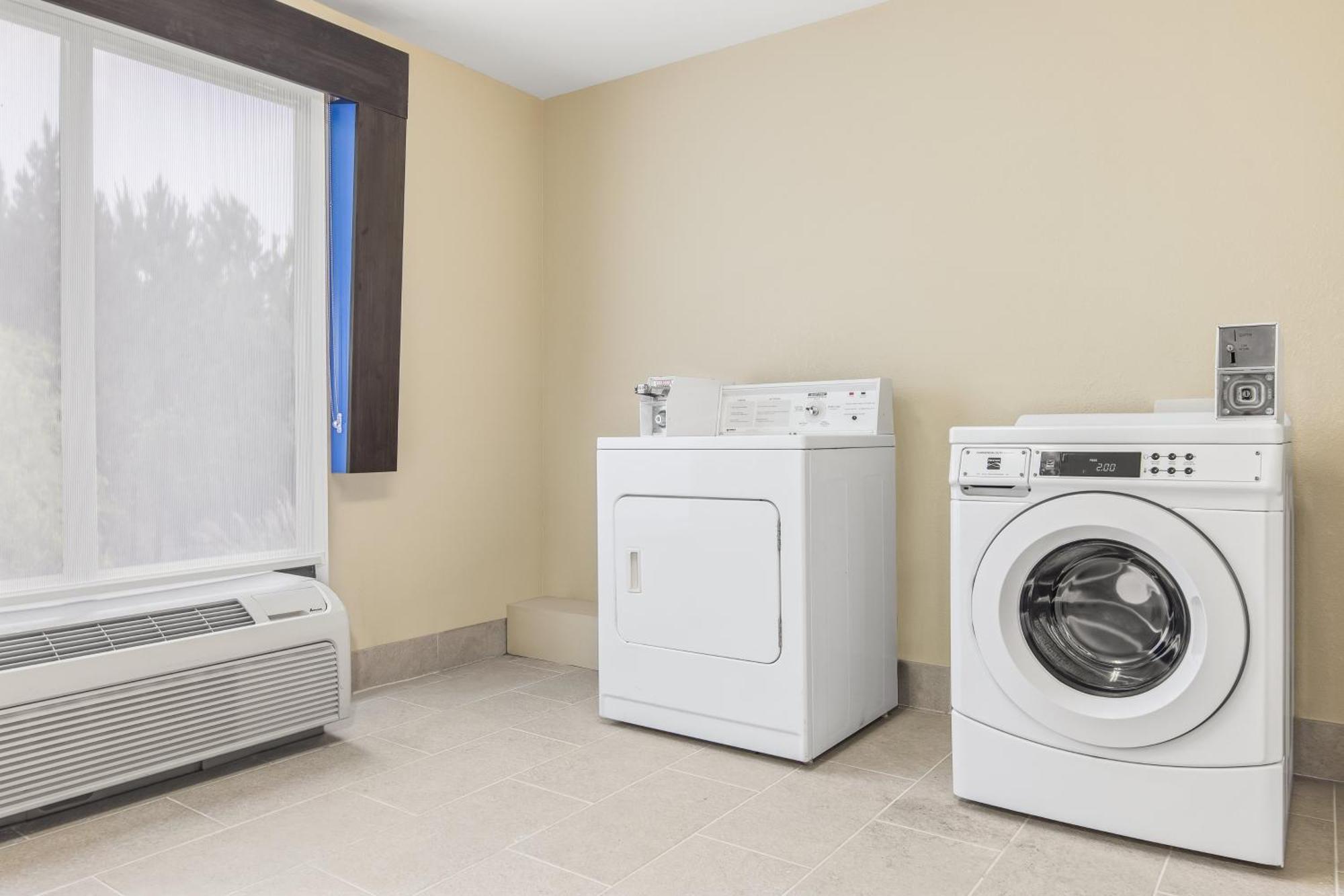 Holiday Inn Express & Suites - Hardeeville-Hilton Head By Ihg Luaran gambar